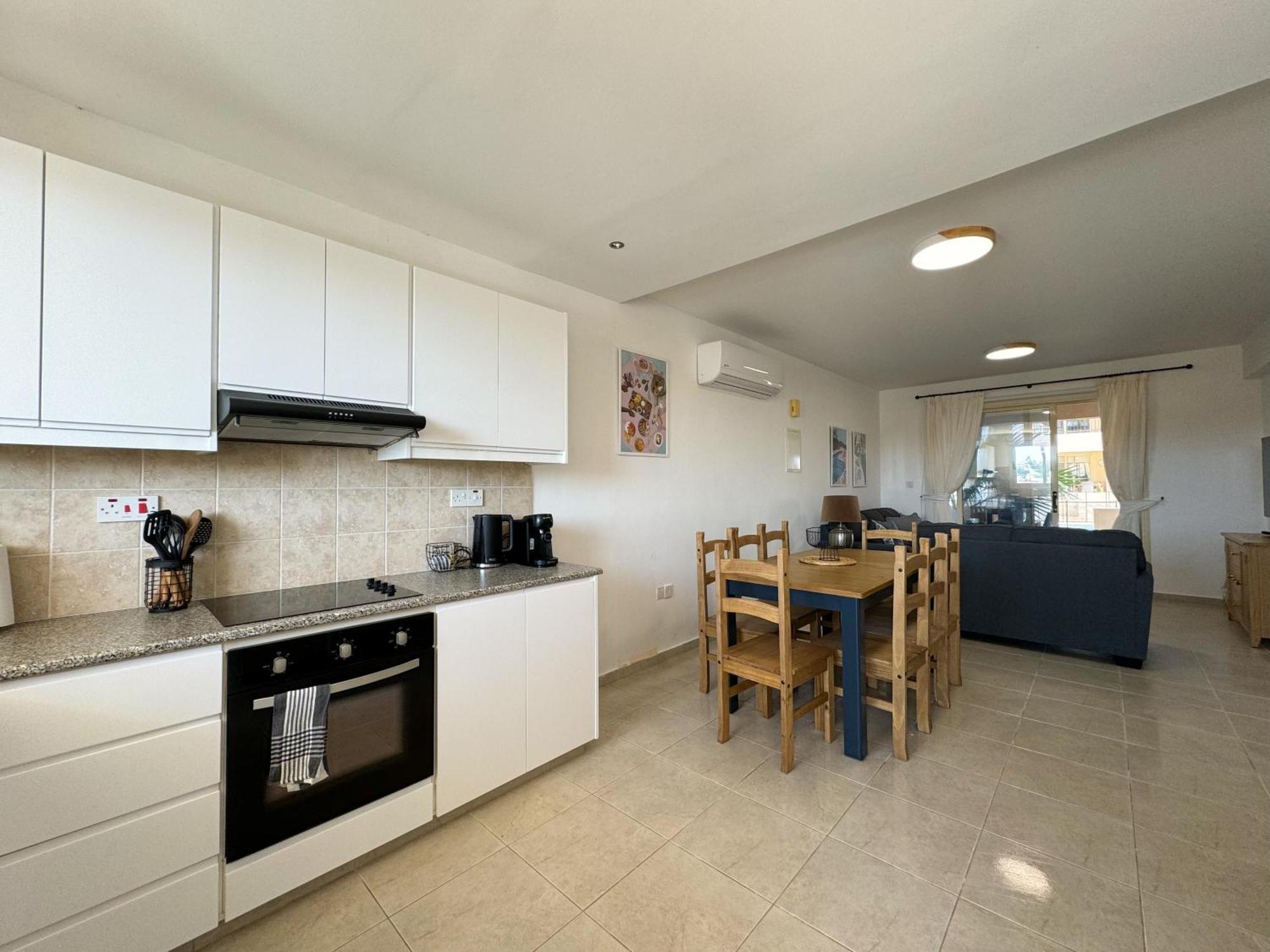 Royal-Seacrest Oasis, Pool-Side Apartment Paphos Exterior photo